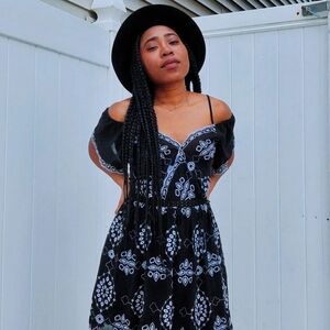 Romeo & Juliet Couture Black & White Embroidered Cold Shoulder Dress Womens S